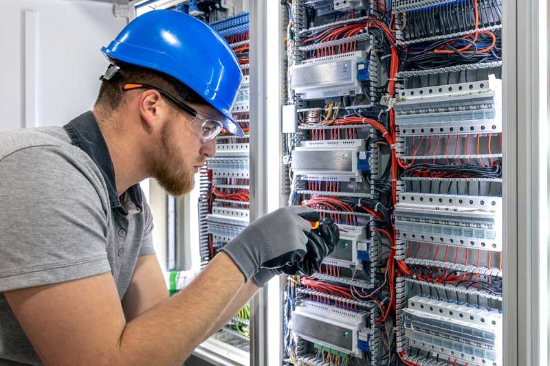 egyedi ipari villanyszerelési munkák